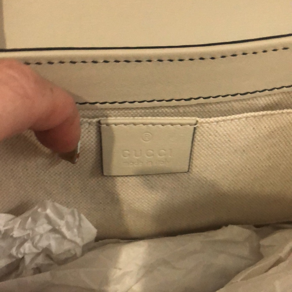 Ivory Gucci authentic bag. NWOT. This is the latest Gucci trending bag. - Picture 5 of 14